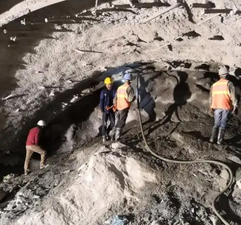 柏乡拱顶带模注浆料的施工流程及注意事项